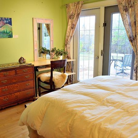 Mediterranean Edmonton B&B Екстериор снимка