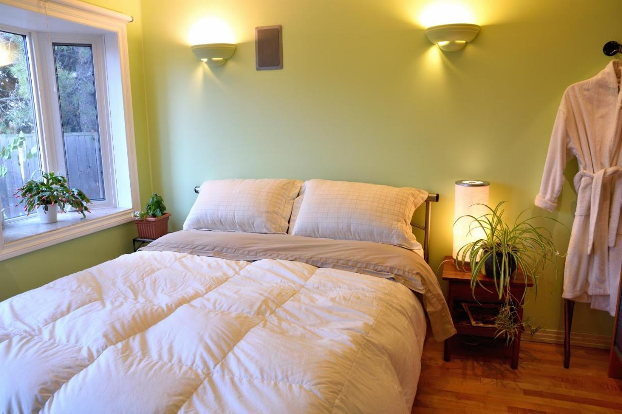 Mediterranean Edmonton B&B Екстериор снимка
