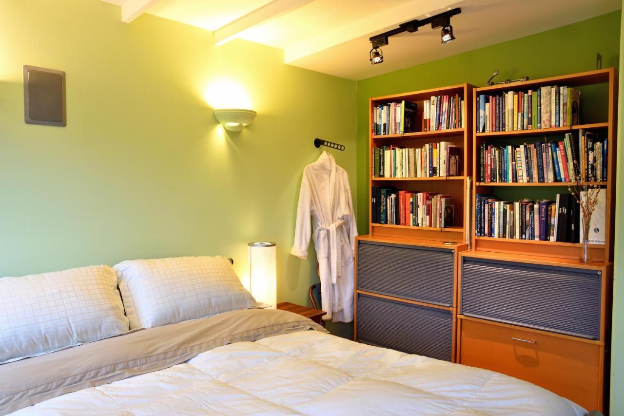 Mediterranean Edmonton B&B Екстериор снимка