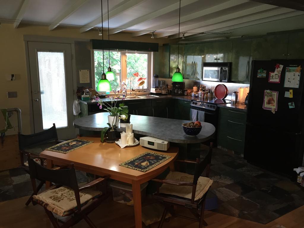 Mediterranean Edmonton B&B Екстериор снимка
