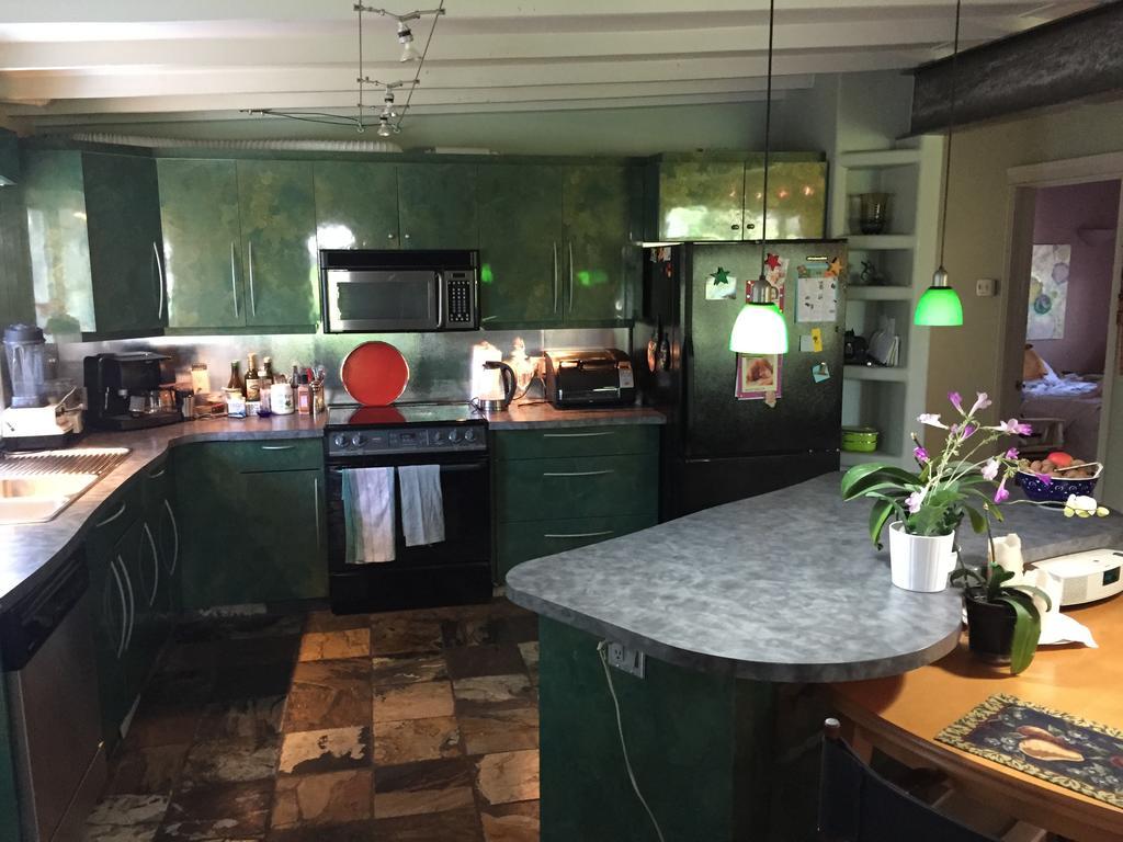 Mediterranean Edmonton B&B Екстериор снимка