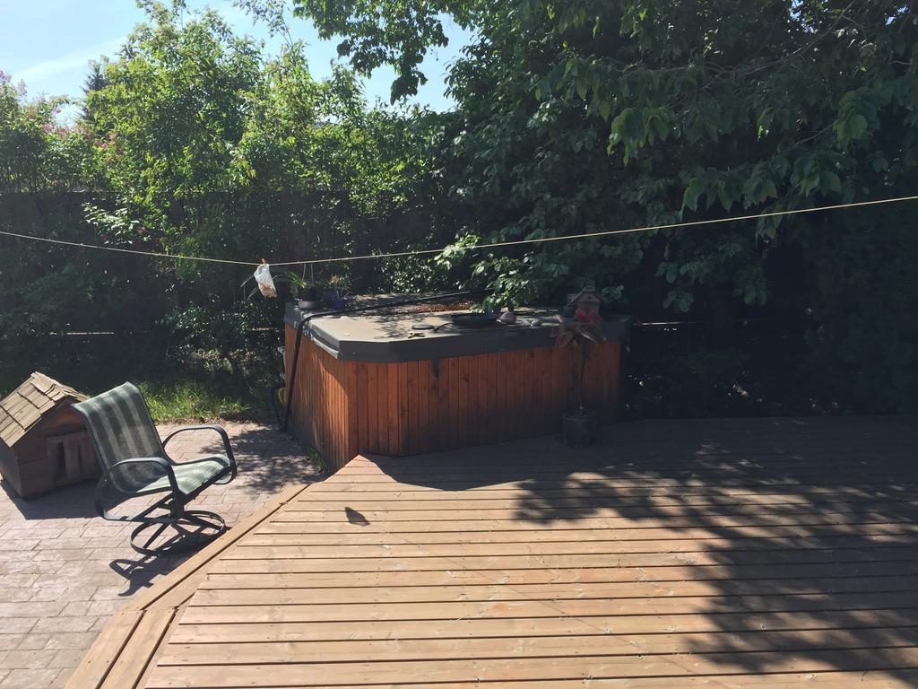 Mediterranean Edmonton B&B Стая снимка