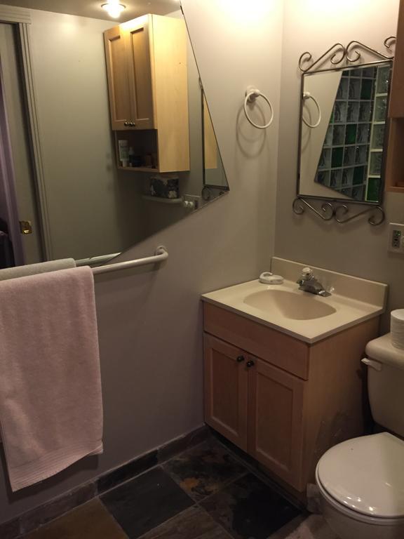 Mediterranean Edmonton B&B Стая снимка