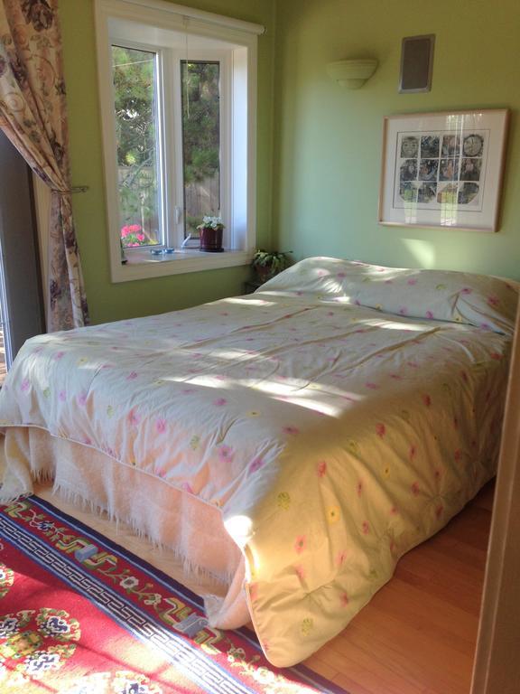 Mediterranean Edmonton B&B Екстериор снимка
