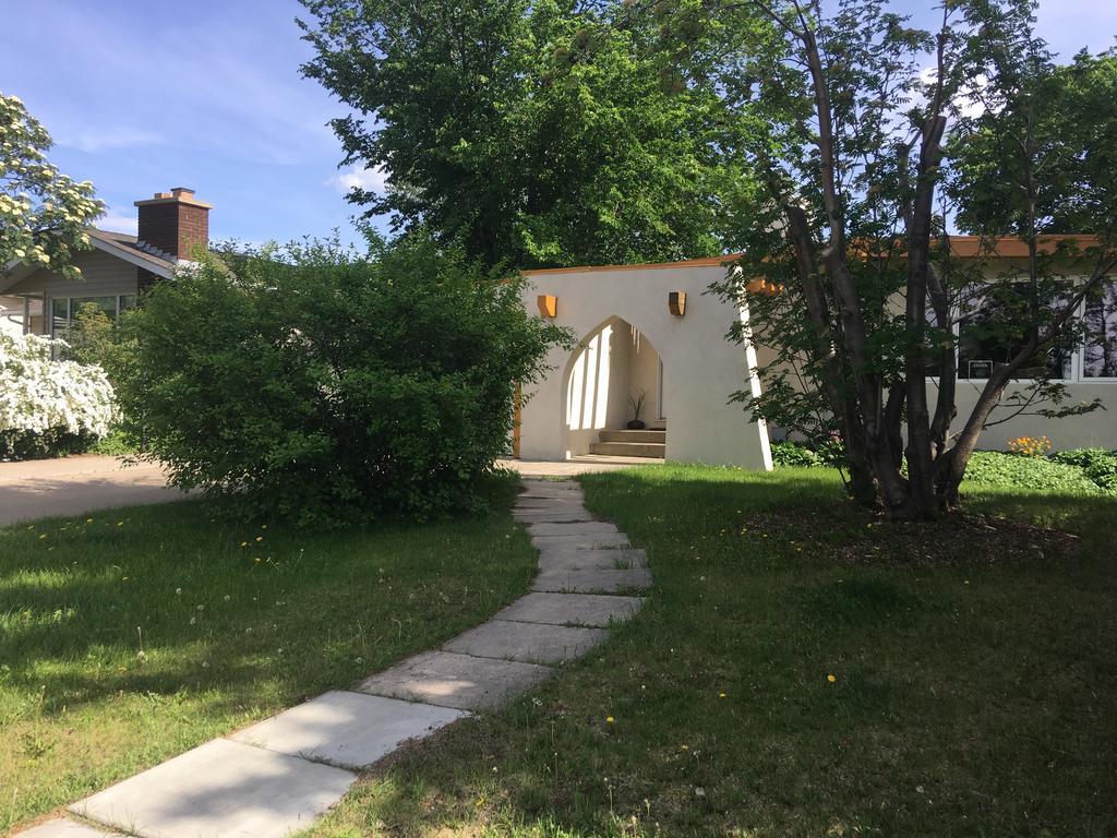 Mediterranean Edmonton B&B Екстериор снимка