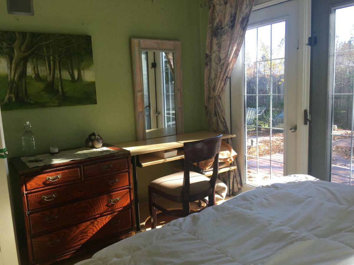 Mediterranean Edmonton B&B Екстериор снимка